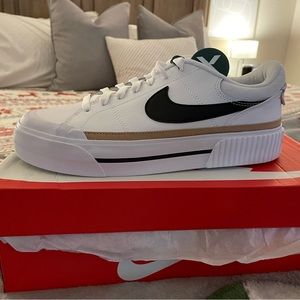 Nike Court Legacy Lift
